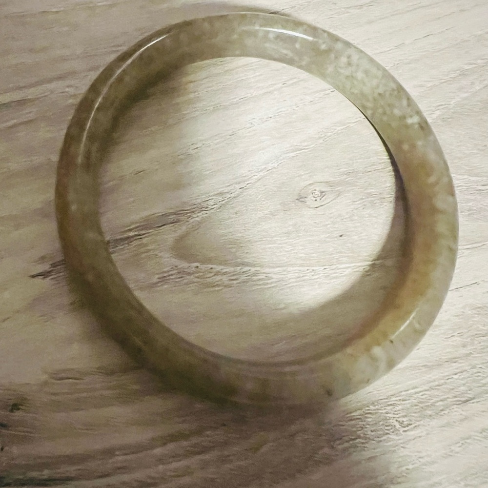 Real Jade stone bracelet. Honey color.